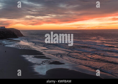 Sonnenuntergang am Strand Mirleft, marokkanischen Atlantikküste. Stockfoto