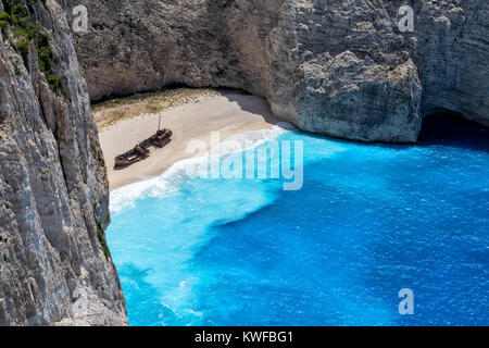 Navagio (Schiffbruch) Strand der Insel Zakynthos, Griechenland. Navagio Strand ist eine beliebte Attraktion für Touristen besuchen die Insel Zakynthos. Die besten Stockfoto