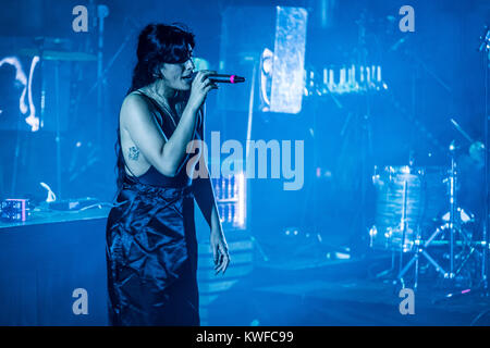 Die iranische Sängerin Sevdaliza führt leben in einer Zeit, in der Red Bull Music Academy in DR Koncerthuset in Kopenhagen. Dänemark, 11/03 2016. Stockfoto