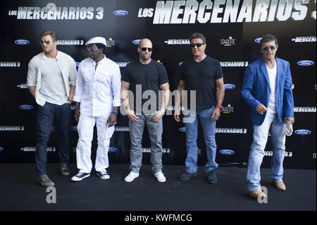 MALAGA, SPANIEN - 05. August: Kellan Lutz, Sylvester Stallone, Wesley Snipes, Antonio Banderas und Jason Statham nehmen an der Premiere von "Die Verschleißteile 3' am 5. August 2014 in Malaga, Spanien. Menschen: Die verschleißteile 3 Cast Stockfoto