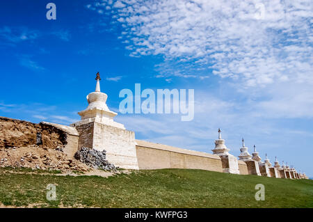 Kharhorin, zentrale Mongolei - 26. Juli 2010: Erdene Zuu Kloster, Ovorkhangai Provinz. Einer der größten verbleibenden Buddhistischen Stätten in der Mongolei. Stockfoto