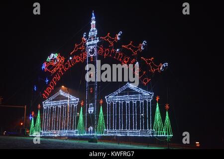 Die Springfield Stadt Dichtung mit Santa im Holiday Celebration helle Nächte im Forest Park in Springfield, Massachusetts Stockfoto