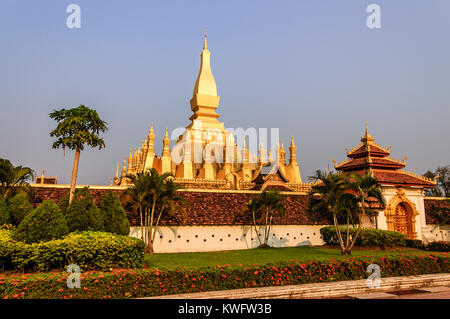 Vientiane, Laos - März 16, 2013: Phra That Luang buddhistische Stupa, wichtigsten nationalen Denkmal in Laos & ein nationales Symbol Stockfoto