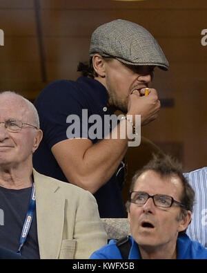 FLUSHING, NY - SEPTEMBER 03: Leonardo DiCaprio Tag neun der 2013 US Open an USTA Billie Jean King National Tennis Center September 3, 2013 in der Nähe der Queens Borough von New York City. Personen: Leonardo DiCaprio Stockfoto