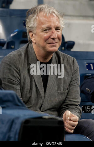 NEW YORK, NY - 05. SEPTEMBER: Alan Rickman Uhren der Männer singles Viertelfinalegleichen an Tag 10 der 2012 US Open an USTA Billie Jean King National Tennis Center am 5. September 2012 in der Nähe der Queens Borough von New York City People: Alan Rickman Stockfoto