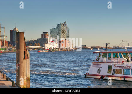 Elbphilharmonie, Konzertsaal von den Architekten Herzog und de Meuron an der Elbe, HafenCity, Hamburg, Deutschland. Stockfoto