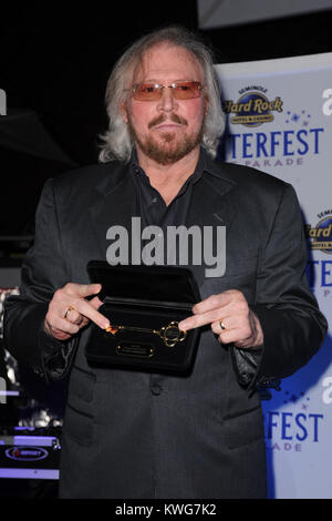 HOLLYWOOD, FL - 09 Dezember: Barry Gibb von den Bee Gees das Seminole Hard Rock Winterfest Boat Parade 2011 Grand Marshal Rezeption im Seminole Hard Rock Hotel besucht am 9. Dezember in Hollywood, Florida 2011. Personen: Barry Gibb Stockfoto