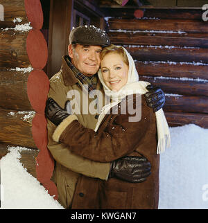 Sep 24, 1999 - EINE BESONDERE NACHT TV FOTOS INKL JULIE ANDREWS JAMES GARNER (Credit Bild: © Entertainment Bilder/ZUMApress com) Stockfoto