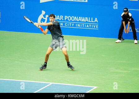 Pune, Indien. 2 Jan, 2018. Robin Haase der Niederlande in Aktion in der ersten Runde der Konkurrenz Singles bei Tata Open Maharashtra am Mahalunge Balewadi Tennis Stadium in Pune, Indien. Credit: karunesh Johri/Alamy leben Nachrichten Stockfoto