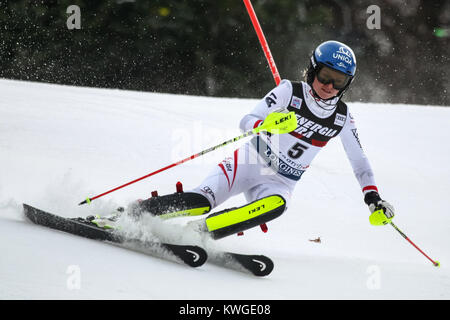 Zagreb, Kroatien. 03 Jan, 2018. Schild Bernadette von Aut konkurriert während des Audi FIS Alpine Ski World Cup Frauen Slalom, Snow Queen Trophy 2018 in Zagreb, Kroatien. Credit: Goran Jakuš/Alamy leben Nachrichten Stockfoto