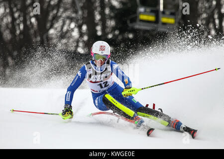 Zagreb, Kroatien. 03 Jan, 2018. Chiara costazza der Ita konkurriert während des Audi FIS Alpine Ski World Cup Frauen Slalom, Snow Queen Trophy 2018 in Zagreb, Kroatien. Credit: Goran Jakuš/Alamy leben Nachrichten Stockfoto