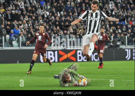 Turin, Italien. 3 Jan, 2018. Vanja Milinkovic-Savic (Torino FC) während der Serie ein Fußballspiel zwischen Juventus Turin und Turin FC bei der Allianz Stadion am 3. Januar 2018 in Turin, Italien. Quelle: FABIO UDINE/Alamy leben Nachrichten Stockfoto