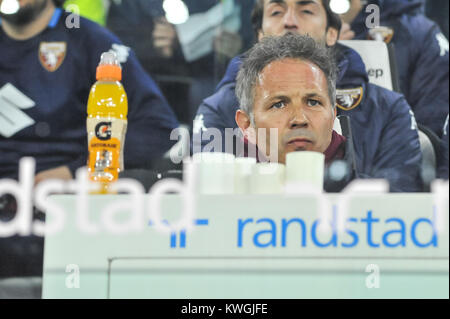 Turin, Italien. 3 Jan, 2018. Sinisa Mihajlovic, Headcoach Torino FC während der Serie ein Fußballspiel zwischen Juventus Turin und Turin FC bei der Allianz Stadion am 3. Januar 2018 in Turin, Italien. Quelle: FABIO UDINE/Alamy leben Nachrichten Stockfoto