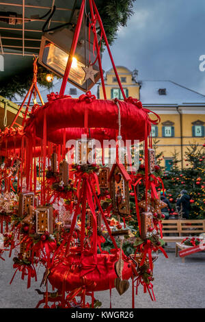 Weihnachtsdekoration Weihnachtsmarkt Christkindlmarkt Hellbrunn Hellbrunner Advent Zauber, Salzburg, Österreich, Europa Stockfoto