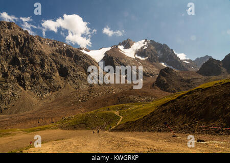 Kasachstan - AUGUST 24 Tien Shen Berge bei Shymbulak oberen Piste Talgar Pass am 24. August 2017 in Almaty, Kasachstan Stockfoto