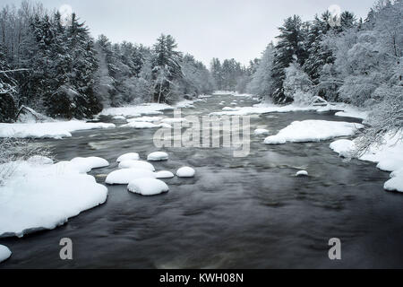 Montreal, Kanada, 22. Dezember 2012. Winterlandschaft St-Jerome in Quebec, Kanada. Credit: Mario Beauregard/Alamy leben Nachrichten Stockfoto