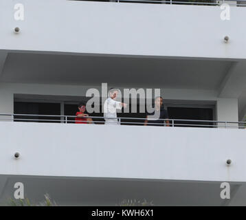 MIAMI BEACH, FL - 3. JULI: Tom Cruise feiert seinen 49. Geburtstag (3. Juli 1962) mit seiner Frau Katie Holmes und seine Kinder Suri Cruise und Connor Cruise im Soho Beach House Miami Hotel. Am 3. Juli 2011 in Miami Beach, Florida, Leute: Connor Cruise Stockfoto