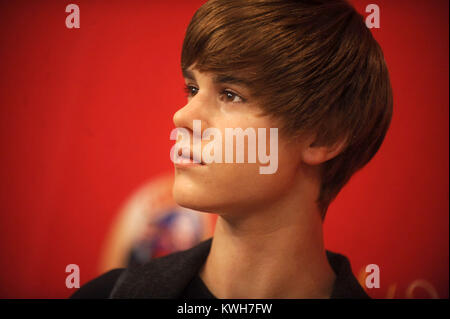 NEW YORK - 15. März: Justin Bieber stellt seine Wachs arbeiten bei Madame Tussauds am 15. März 2011. Am 15. März 2011 in New York City People: Justin Bieber Stockfoto
