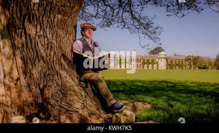 Künstler Jeremy Houghton in Goodwood House, als er Artist in Residence im Jahr 2016 war. Stockfoto