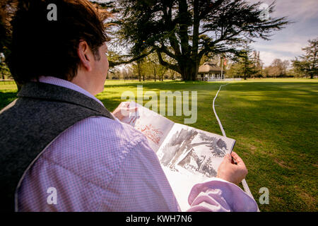 Künstler Jeremy Houghton in Goodwood House, als er Artist in Residence im Jahr 2016 war. Stockfoto