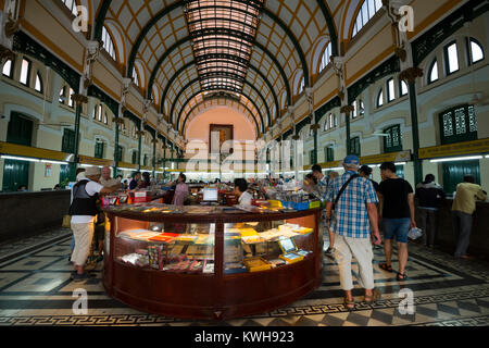 Innere des General Post Office, Ho-Chi-Minh-Stadt, Vietnam. Stockfoto