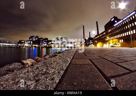 Stadt bei Nacht - Helsinki Salmisaari Stockfoto