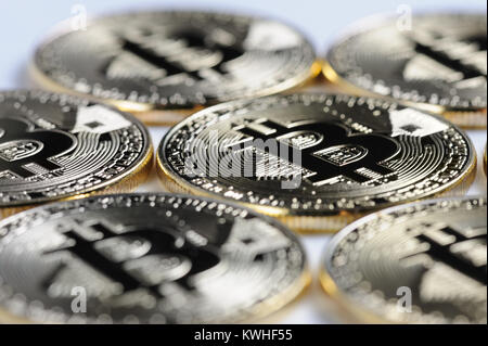 Makro-ansicht der glänzenden Bitcoin souvenire Münzen Stockfoto