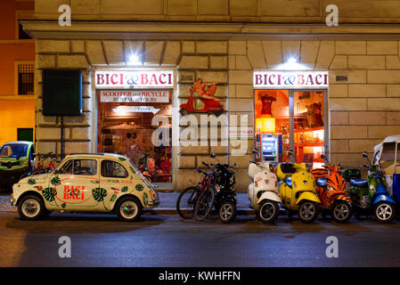 Roller mieten im Stadtzentrum von Rom, Latium, Italien Stockfoto