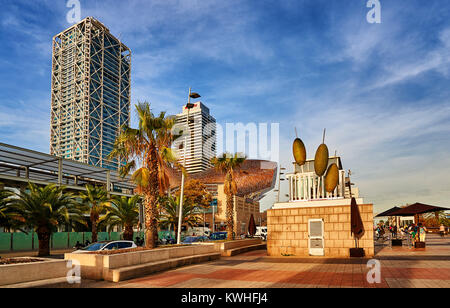 Barcelona, Spanien - 29. Oktober 2015: Goldener Fisch Statue in Barcelona Stockfoto