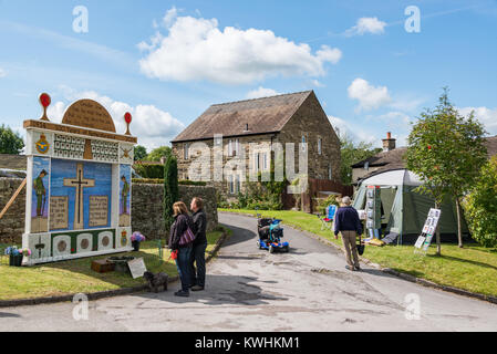 Traditionelle Deryshire gut dressing im Eyam, 2014 Stockfoto