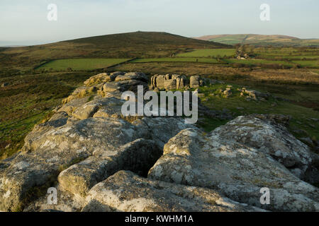 Die Sonne über den Nationalpark Dartmoor, Devon, Großbritannien Stockfoto