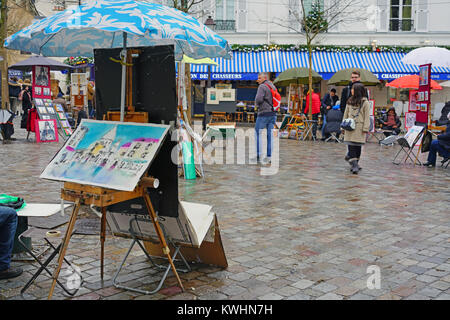 Blick auf den Place du Tertre in Der Montmartre Viertel von Paris, einer berühmten Touristenattraktion für alle Straße Maler und Karikaturisten Stockfoto