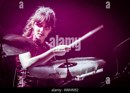 Die dänische Rockband Velvet Band führt ein Live Konzert in Pumpehuset in Kopenhagen. Die band besteht aus den drei Lahcmi - Schwestern Noa, Naomi und Nataja (Bild). Dänemark, 25/03 2016. Stockfoto