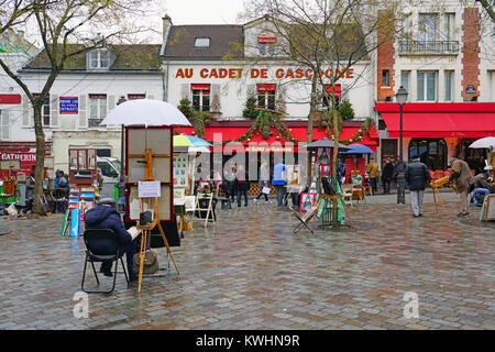 Blick auf den Place du Tertre in Der Montmartre Viertel von Paris, einer berühmten Touristenattraktion für alle Straße Maler und Karikaturisten Stockfoto