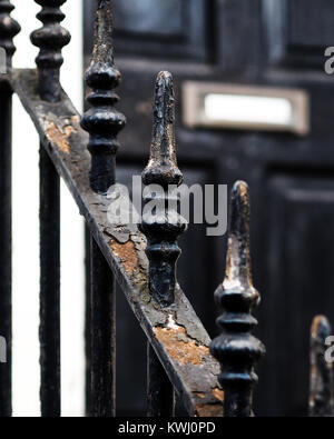 Verrostete Schmiedeeiserne Geländer in Notting Hill Stockfoto