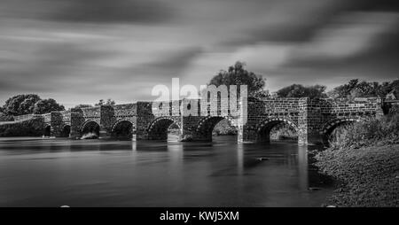 Weiße Mühle Brücke, Sturminster Marshall, Dorset, England, UK. Stockfoto