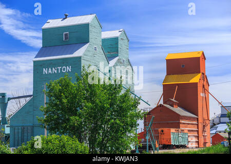 Canadian Grain Elevator Discovery Centre ist eine Reihe von restaurierten Getreidesilos in Nanton, Alberta, Kanada. Stockfoto