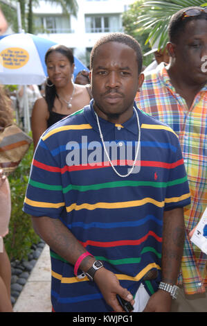 MIAMI, FL - 07 AUGUST: Big Boi, rapper für die beliebte Gruppe Outkast, wurde heute in Miami verhaftet unter dem Vorwurf des Drogenbesitzes... TMZ gelernt hat. Nach dem Miami-Dade County Korrekturen Abteilung, Herr Boi (real name Antwan Patton) wurde mit drei zählt der Besitz einer kontrollierten Substanz und einem Zählimpuls des Besitzes der Droge-Utensilienien aufgeladen. Die geregelten Stoffe wurden als Ecstasy, MDMA Pulver und Viagra. Nach dem Miami-Dade County Korrekturen Abteilung, alle Kosten sind Kapitalverbrechen. Strafverfolgung Quellen erklären uns war er durch Zoll- und Grenzkontrollen p gesprengt Stockfoto