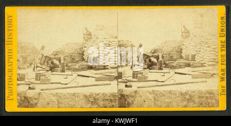 Ein Foto aus der Zeit des Bürgerkriegs von Mathew B. Brady, das die Befestigungen von Yorktown und eine stillgelegte Artillerie zeigt und die Strukturen des US-Militärs und des Schlachtfeldes dokumentiert. Stockfoto