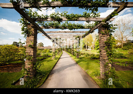 5000 Hektar Qualität Grünflächen über acht London Parks. Kostenlos zu besuchen und an jedem Tag des Jahres geöffnet, die Parks sind für Jedermann. Stockfoto