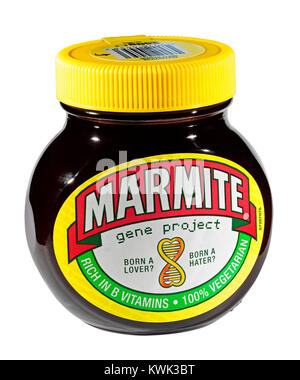 Ein Glas Marmite - geboren ein Liebhaber? - Ein Hater geboren? - Gen Projekt auf einem weißen Hintergrund. Spaltung der Nation. Stockfoto