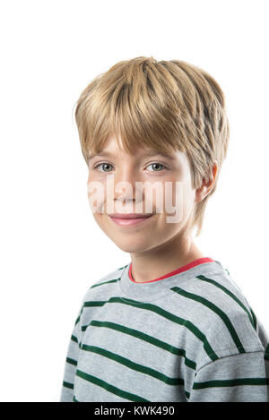 Nahaufnahme, Porträt einer cute blonde Junge auf weißem Hintergrund Stockfoto