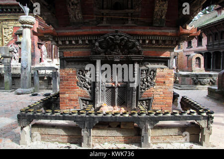 Schrein in der Nähe von Temple Changu Narayan in Bhaktapur, Nepal Stockfoto