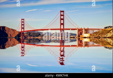 Die Golden Gate Bridge, San Francisco, am späten Abend Sonne. Stockfoto
