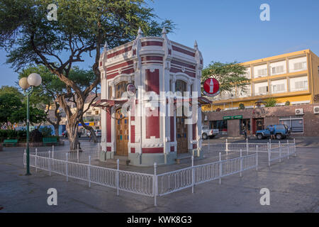 Kiosk Bar in der neue Platz der Stadt Mindelo, Insel von San Vicente, Kap Verde Stockfoto