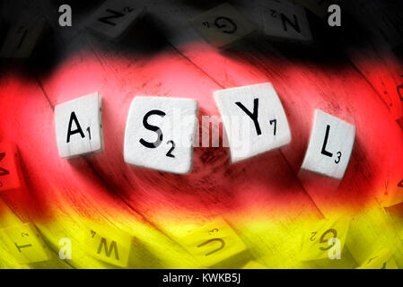 Schreiben Würfel Form das Wort Asyl, Buchstabenw? Rüffel formen das Wort Asyl Stockfoto