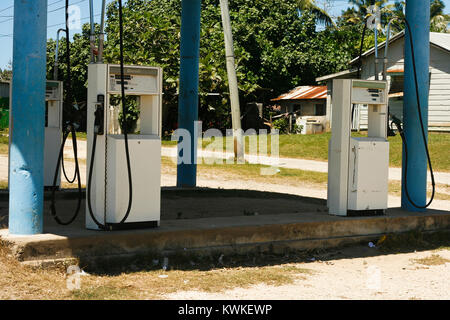 Alte Tankstelle. Pangai. Lifuka Island. Haapai Inseln, Tonga. Polynesien Stockfoto