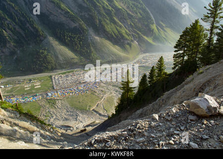 Baltal, Kaschmir, Indien. Blick von der Autobahn Srinagar-Leh Stockfoto
