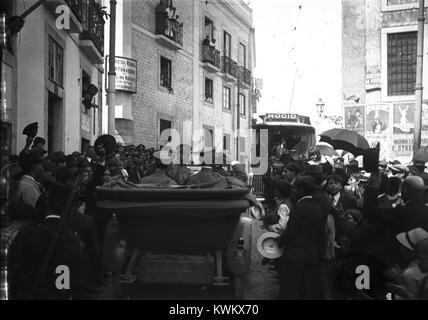 JBN 001436-O presidente Sidónio Pais visita os locais da Obra de Assistência 5 de Dezembro Stockfoto