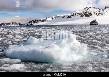 Ozean Abenteurer Kreuzfahrtschiff; Admiralty Bay, King George Island; Antarktis Stockfoto